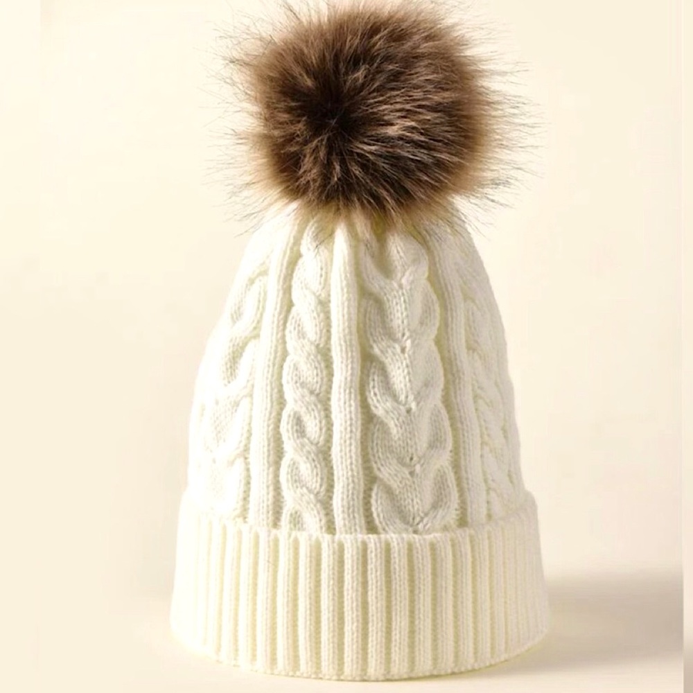NEW Pom Pom Faux fur knitted Beanie Toque - Picture 1 of 4